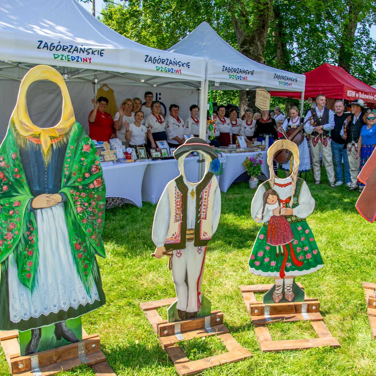 miniaturka dla wpisu o tytule: Zagórzańskie Dziedziny, na ludowo, w Sieniawie